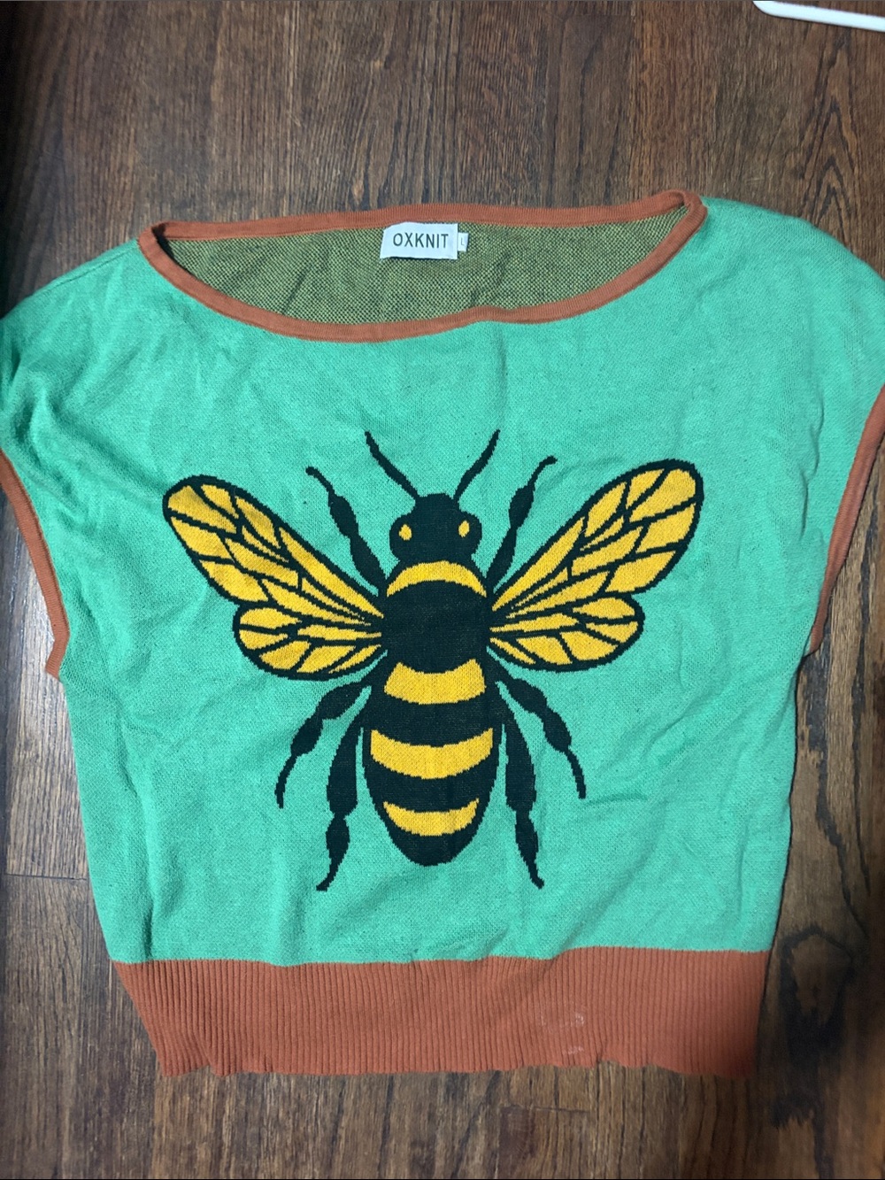 OXKNIT Bee Knit Top in green with Mustard & Black Bee Motif